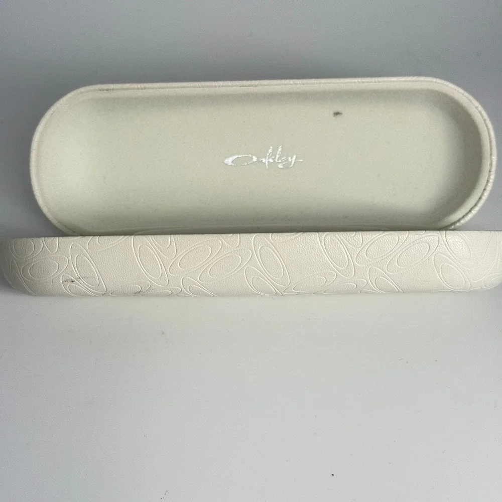 Oakley Sunglasses Hard Case White Embossed Logo Large Clamshell Eyewear‎